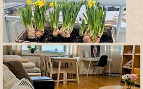 Beautiful Apartment With Seaview! Top 7Th Floor Free Parking!